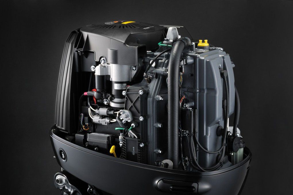 Сакура лодочные моторы. Мотор Лодочный Suzuki df140. Suzuki DF 140 мотор. Suzuki 140 Лодочный мотор. Лодочный мотор Suzuki df115tl.